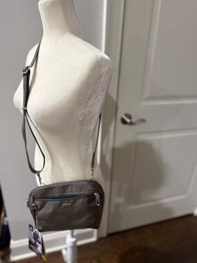 TravelonAnti-Theft Classic Convertible 8" Crossbody and Waist Pack NEW